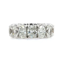 18K White Gold Oval Diamond Stretch Ring