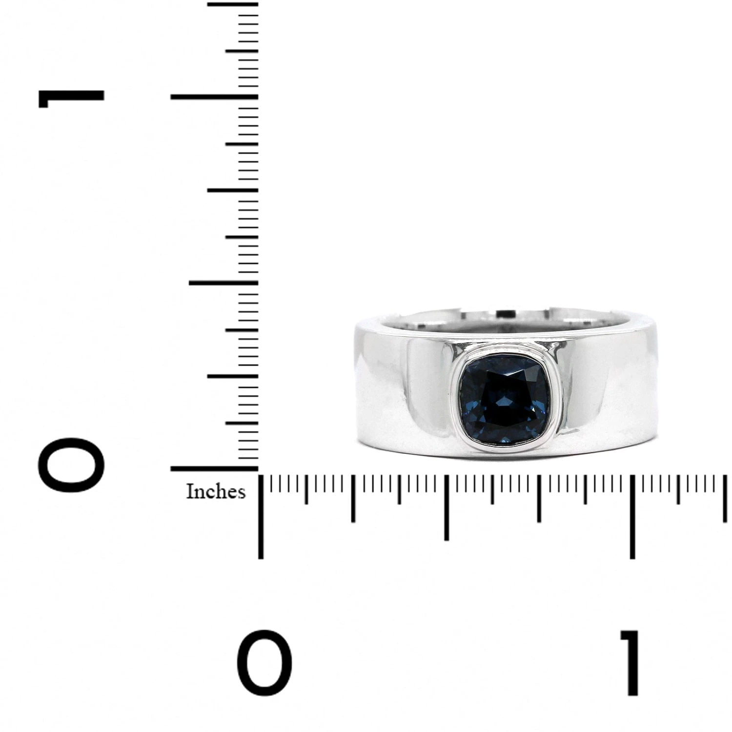 18K White Gold Blue Spinel Wide Ring - Image 3